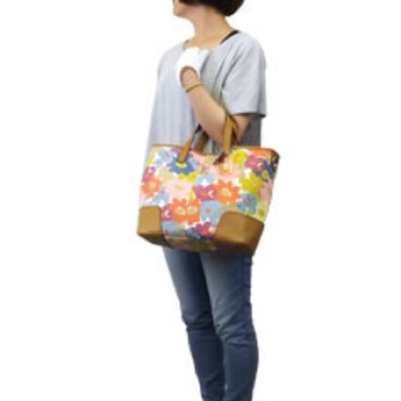 COACH HADLEY FLORAL PRINT DUFFLE - Picture 5 of 14